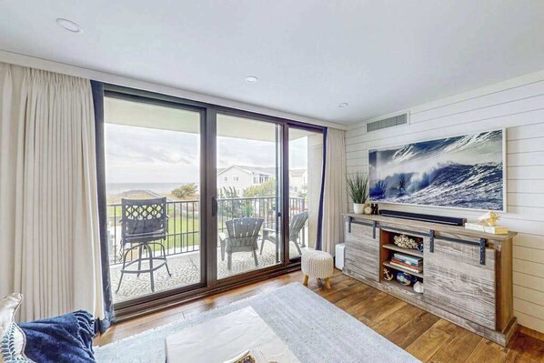 TV, offices - Sea Colony 2nd floor oceanside condo w/community pools, tennis, fitness center (Bethany Beach)