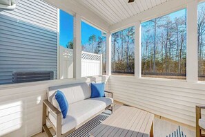 Terrace/patio - Friendship Creek charming townhome with pool, patio, & garden views - near beach (Frankford)