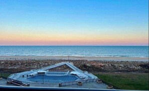 Property grounds - Sea Colony 5th floor condo with pools, tennis/pickle ball courts, fitness center (Bethany Beach)