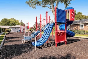 Children’s area - Bethany West Retreat W/ Shared Pool & Ideal Location Close to Trolley stop (Bethany Beach)