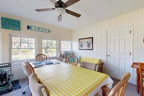 Dining - Bethany West Retreat W/ Shared Pool & Ideal Location Close to Trolley stop (Bethany Beach)