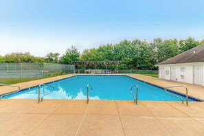 Pool - South Hampton townhome with shared pool & tennis courts (Ocean View)