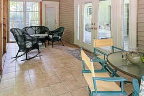 Dining - Sea Colony Tennis condo w/ basketball court, gym, pool & tennis courts (Bethany Beach)
