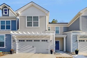 Exterior - Friendship Creek Spacious pet friendly townhome w/shared pool (Frankford)