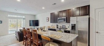 Friendship Creek Spacious pet friendly townhome w/shared pool