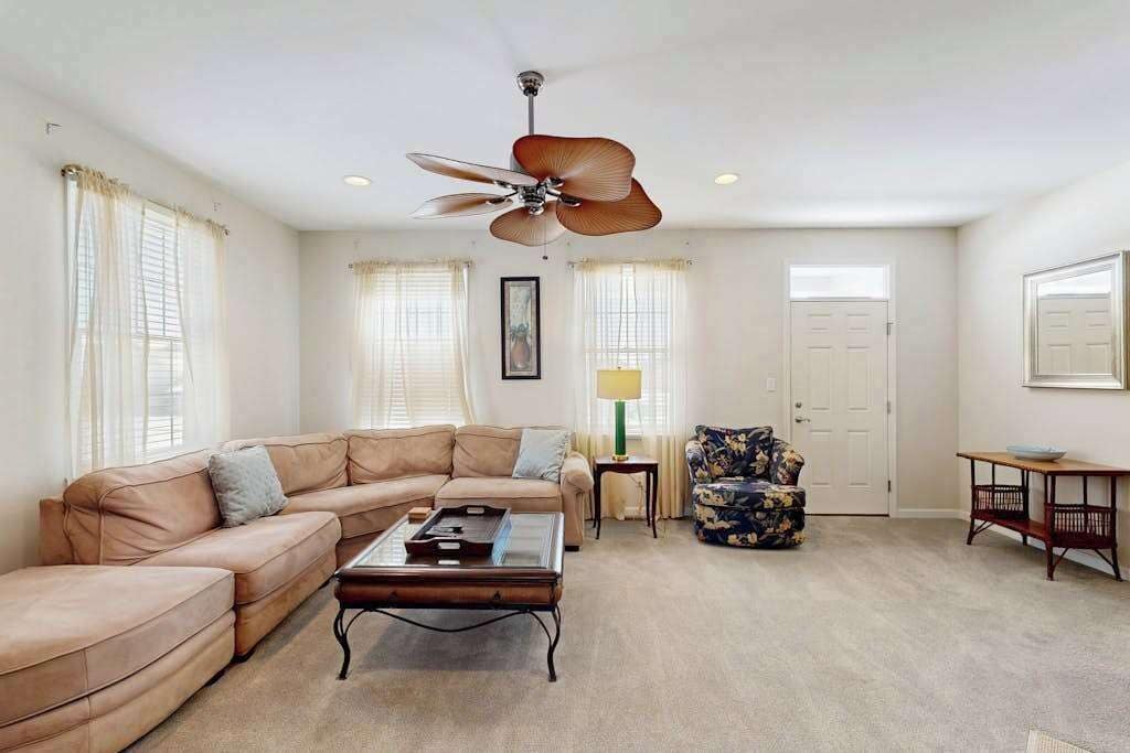 TV, fireplace, DVD player, offices
