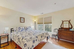 Iron/ironing board, WiFi, bed sheets - Townhomes of Providence dog-friendly townhouse w/shared pool, deck, W/D (Ocean View)