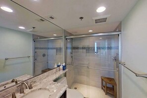 Shower, hair dryer, towels - Sea Colony 8th floor condo with pools, tennis/pickle ball courts, fitness center (Bethany Beach)