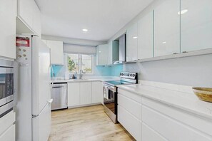 Fridge, microwave, oven, stovetop - Sea Colony Tennis 1st-floor condo w/community pools, tennis/pickleball, gym (Bethany Beach)