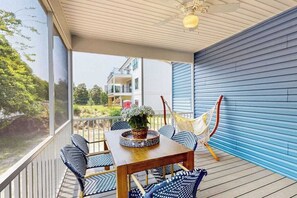 Outdoor dining - Town of Ocean View Bay Dreams home w/water views, bike to beach (Ocean View)