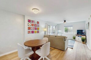 Interior - Henlopen Station condo w/shared pool, patio, grill, close to beach & restaurants (Rehoboth Beach)