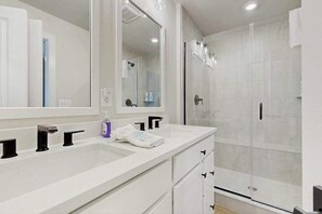 Shower, hair dryer, towels - Spring Lake townhouse w/community pool, deck, balcony, grill (Rehoboth Beach)