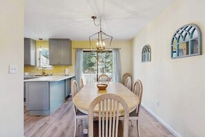 Dining - Bethany Pines townhouse w/community pool & tennis, close to beach (Bethany Beach)