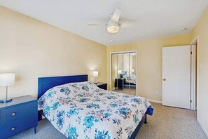 Iron/ironing board, WiFi, bed sheets - Bethany Pines townhouse w/community pool & tennis, close to beach (Bethany Beach)