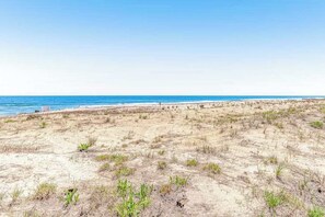 Beach nearby - Oceanfront complex with beach access & charm - pools, tennis, fitness centers (Bethany Beach)