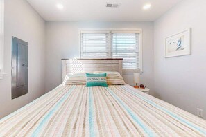 Desk, iron/ironing board, WiFi, bed sheets - South Bethany canal front home with private dock (Bethany Beach)