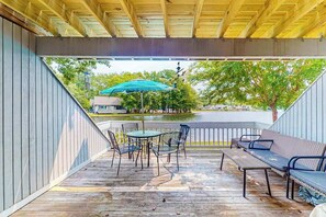 Outdoor dining - Sea Colony - 33577 West Lake View, Unit 1006B | Condo in Bethany Beach (Bethany Beach)