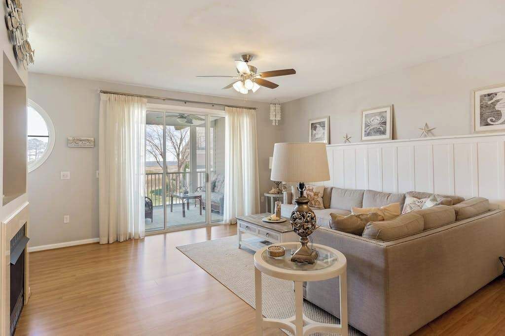 TV, fireplace, DVD player, offices