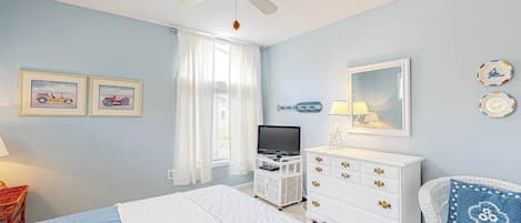 Een strijkplank/strijkijzer, wifi, beddengoed
