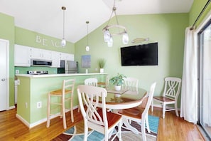 Dining - Experience fun at Sea Colony Bethany Beach - beach, tennis, & pickleball (Bethany Beach)