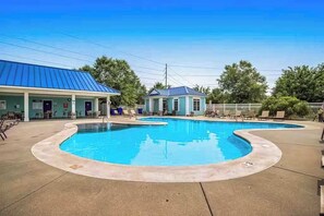 Pool - Newly remodeled - dog friendly townhome with pools, tennis, washer/dryer & AC (Millville)