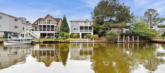 Dog-friendly home with canal views spacious layout