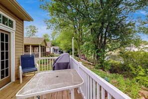 Property grounds - South Hampton home with shared pool, game room, & water view- dog-friendly (Ocean View)