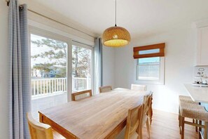 Dining - Completely Renovated South Bethany House, 5- minute walk to beach (Bethany Beach)