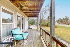 Terrace/patio - Bethany West home with pool & tennis access - wood finishes, balcony, W/D, & AC (Bethany Beach)