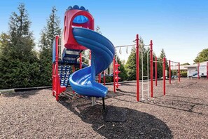 Children’s area - Bethany West home with pool & tennis access - wood finishes, balcony, W/D, & AC (Bethany Beach)