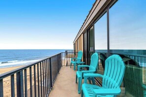 Property grounds - Sea Colony Ocean Penthouse condo with balcony, beach access, pools, & hot tub (Bethany Beach)