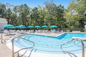 Pool - Sea Colony Ocean Penthouse condo with balcony, beach access, pools, & hot tub (Bethany Beach)