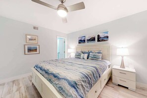 Iron/ironing board, WiFi, bed sheets - Sea Colony Ocean Penthouse condo with balcony, beach access, pools, & hot tub (Bethany Beach)