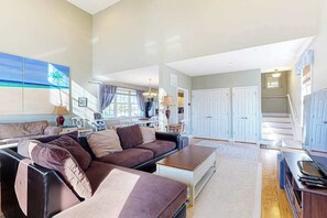 TV, DVD player, offices - Oceanside, Bethany Beach, Spacious house, Next to Town Center. Park 4 cars (Bethany Beach)