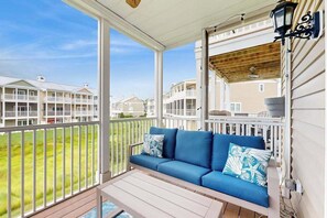 Property grounds - Sandy Cove Townhouse w/ Water Views & Shared Pool, Private W/D, Free Wifi (Ocean View)