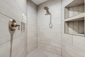 Shower, hair dryer, towels - Bay view condo with screened porch, pickleball, on-site golf and shared pool (Ocean View)