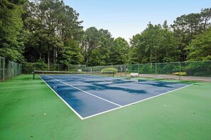 Sports court - Peaceful single family home with shared pool and sports courts access (Frankford)