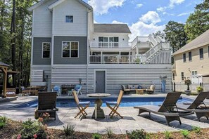Pool - Town of Bethany Beach house w/private pool, hot tub, games, deck, grill (Bethany Beach)