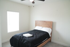 Room - 2-bedroom apartment in pleasant Houston with AC for your stay (Houston)