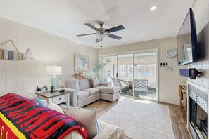 TV, DVD player, offices - Mallard Lakes townhouse w/community pool, tennis & basketball court (Selbyville)