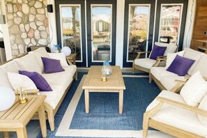Property grounds - Keen-Wik on the Bay bay front home w/private pool & hot tub (Selbyville)