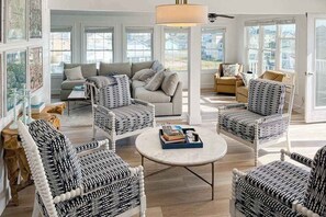 TV, fireplace, offices - Keen-Wik on the Bay bay front home w/private pool & hot tub (Selbyville)