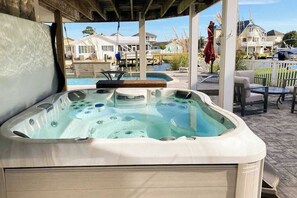 Terrace/patio - Keen-Wik on the Bay bay front home w/private pool & hot tub (Selbyville)