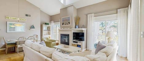TV, fireplace, DVD player, offices