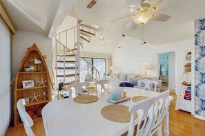 Dining - Sea Colony 2nd floor condo with pools, tennis/pickle ball courts, fitness center (Bethany Beach)