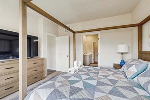 Iron/ironing board, WiFi, bed sheets - Millville by the Sea home with clubhouse, pools & wellness center access (Millville)