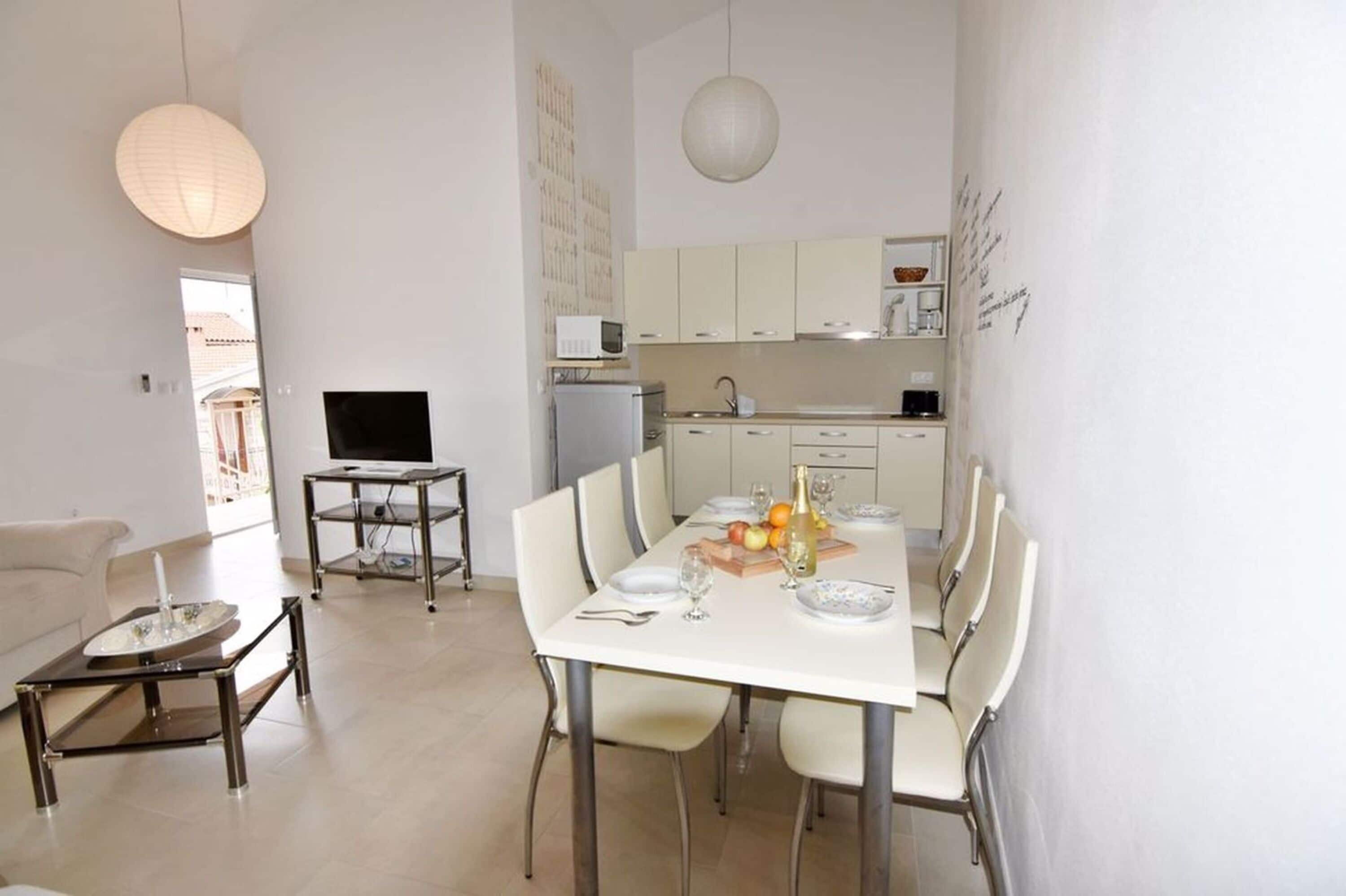 Apartment, 2 Schlafzimmer, Terrasse, Gartenblick | Esszimmer