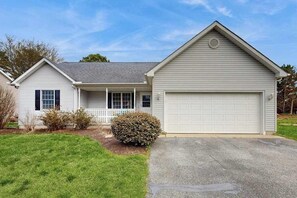 Exterior - Breezewood dog-friendly house w/firepit, deck, patio, grill & game room (Rehoboth Beach)