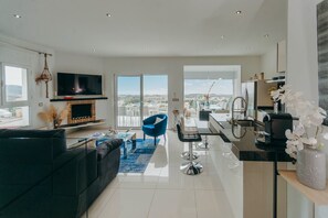 TV - WELCS HOUSE 335 EMP with jacuzzi and terrace (Rosas / Roses)