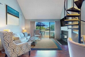 TV, offices - Sea Colony condo with water views, pools, beach access, tennis, & private deck (Bethany Beach)